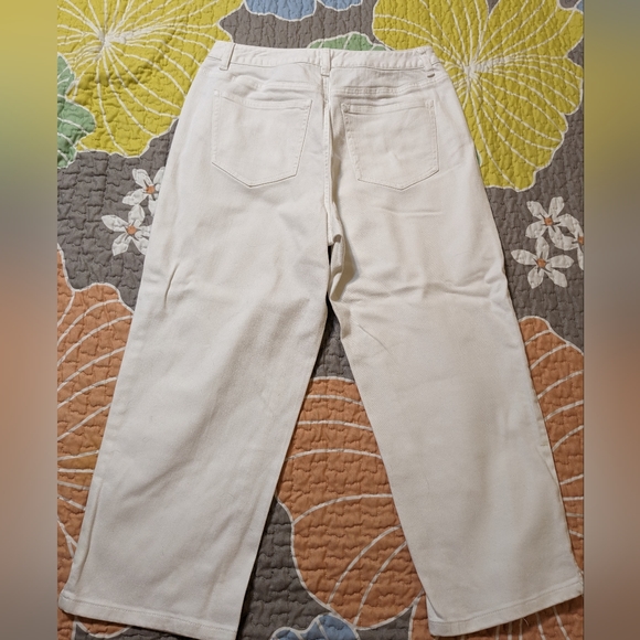 Talbot's High Waisted Stretch White Capri Jeans Wide Leg size 8. Current style - Picture 6 of 6